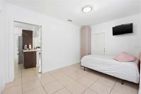 465 E 38th Street Hialeah FL 33013