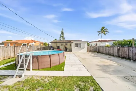 465 E 38th Street Hialeah FL 33013
