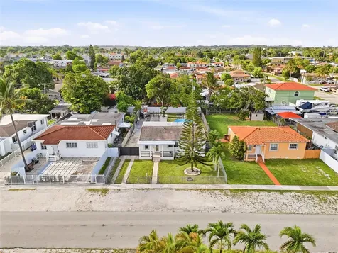 465 E 38th Street Hialeah FL 33013