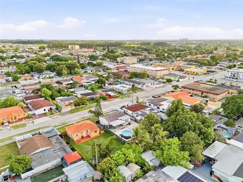 465 E 38th Street Hialeah FL 33013