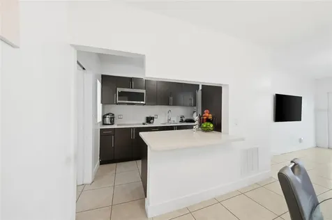 465 E 38th Street Hialeah FL 33013