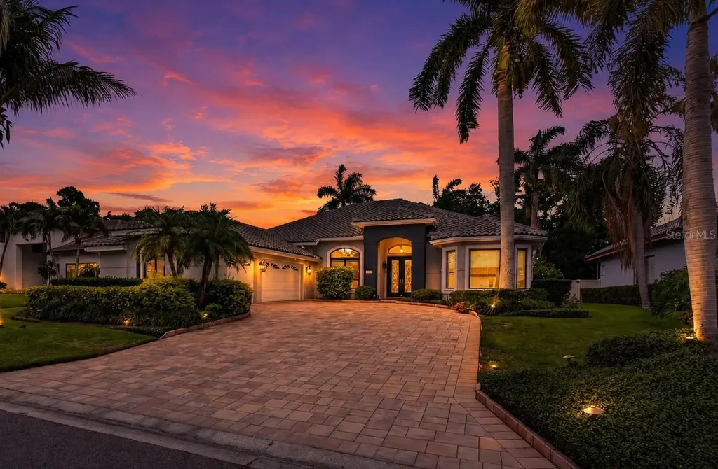 820 Sand Pine Drive NE St Petersburg FL 33703