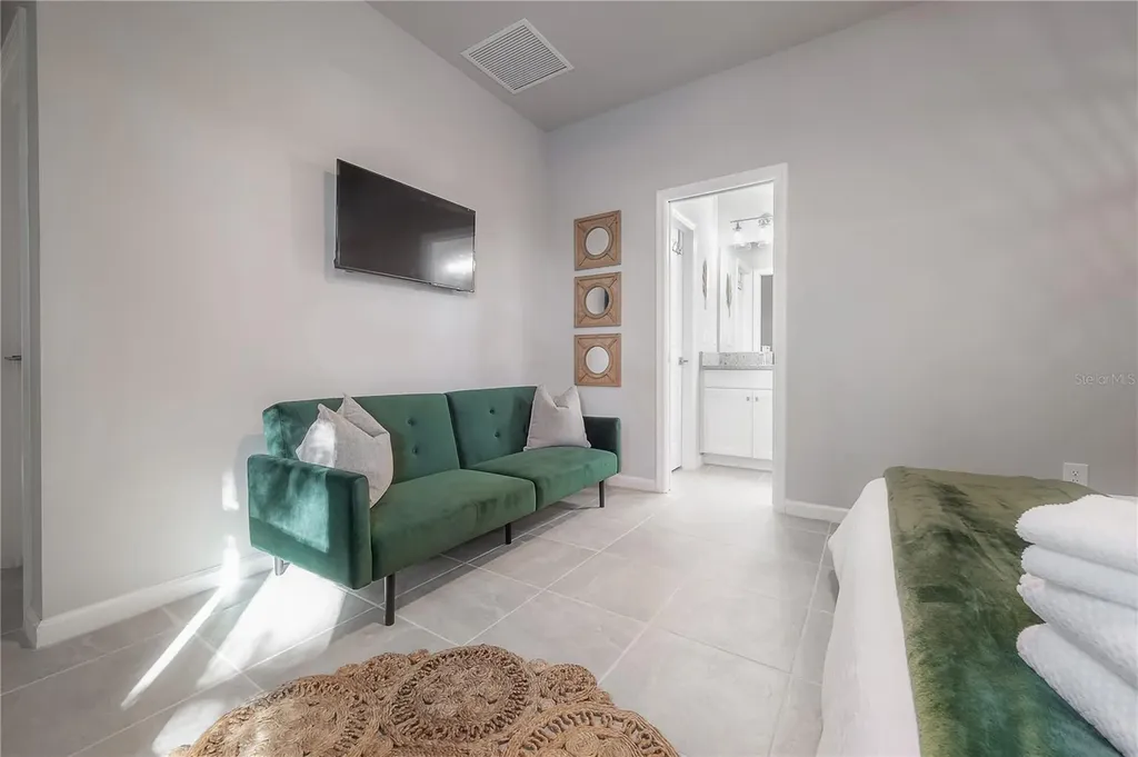 2215 E 19th Avenue Tampa FL 33605
