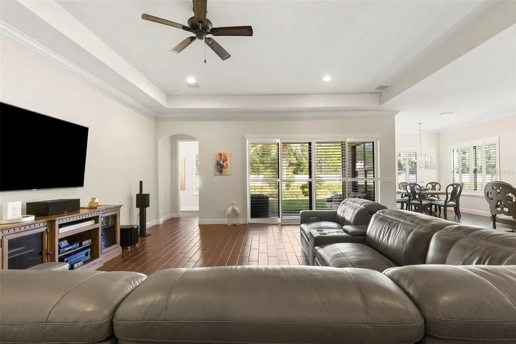 5134 Lakecastle Drive Tampa FL 33624
