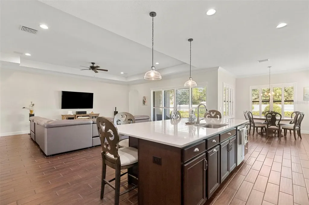 5134 Lakecastle Drive Tampa FL 33624