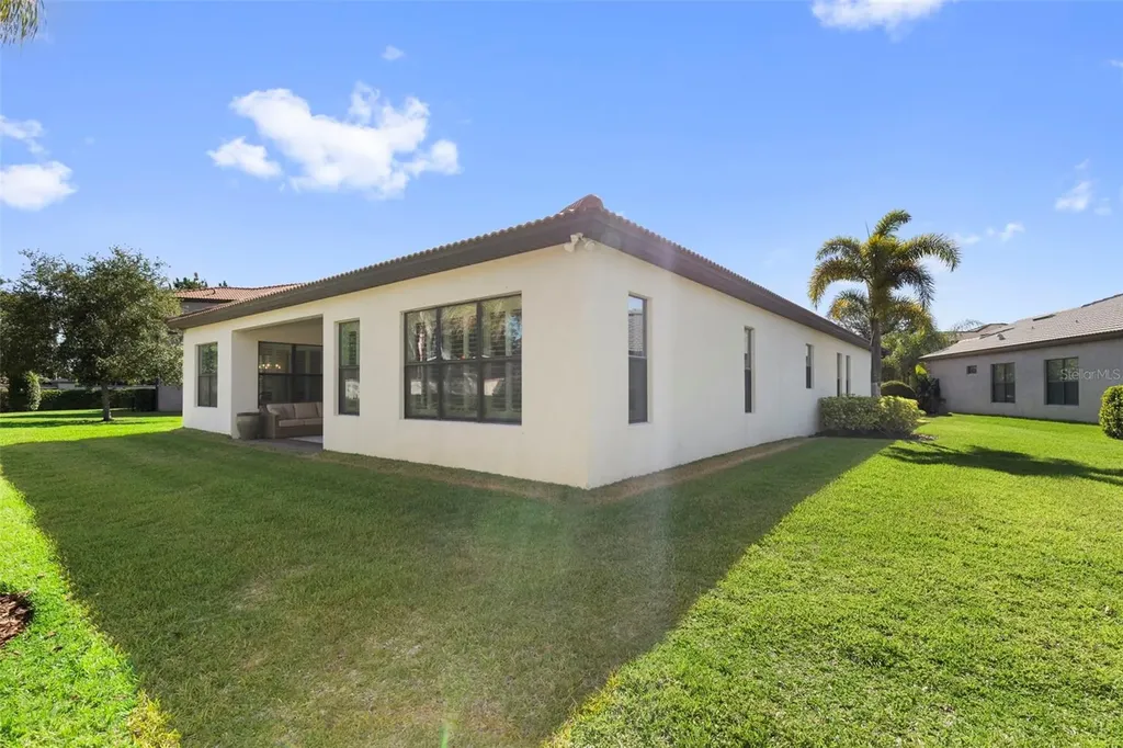5134 Lakecastle Drive Tampa FL 33624