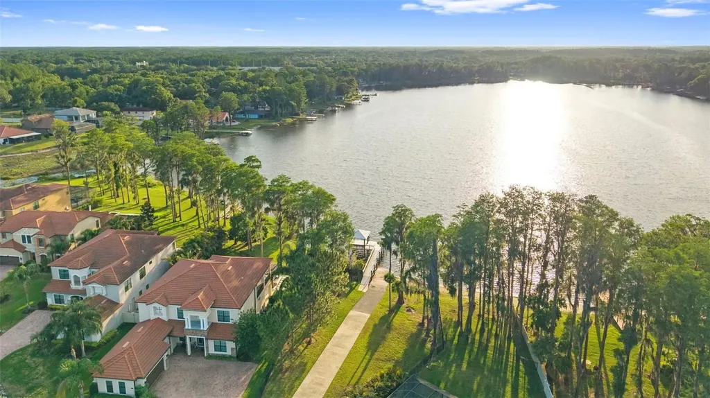 5134 Lakecastle Drive Tampa FL 33624