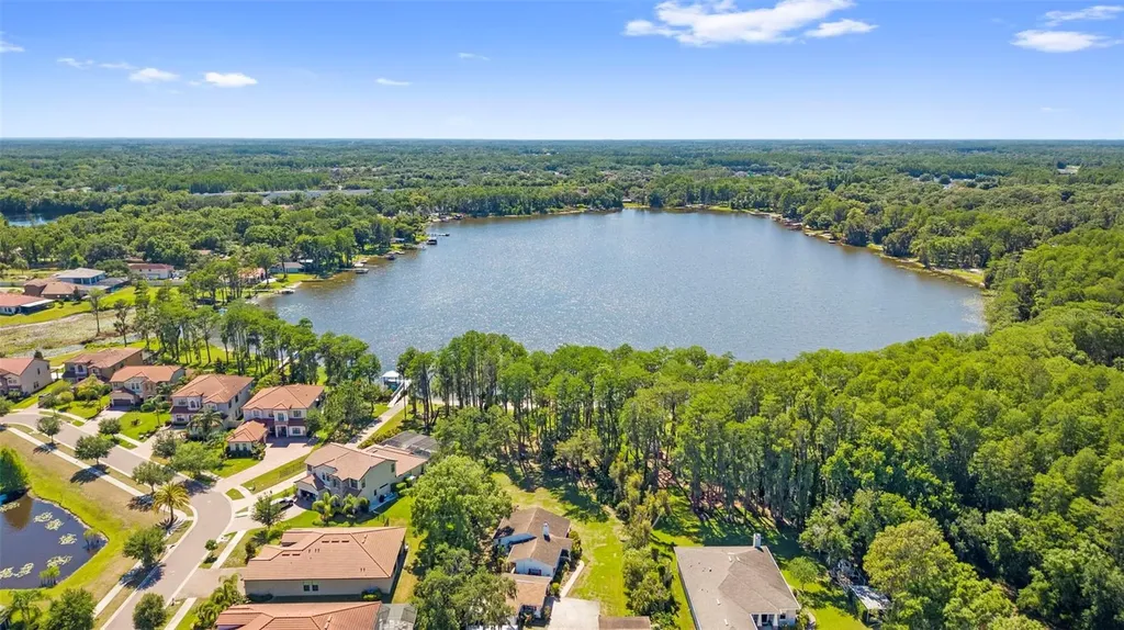 5134 Lakecastle Drive Tampa FL 33624