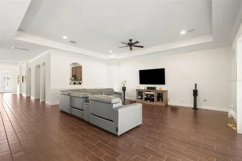 5134 Lakecastle Drive Tampa FL 33624