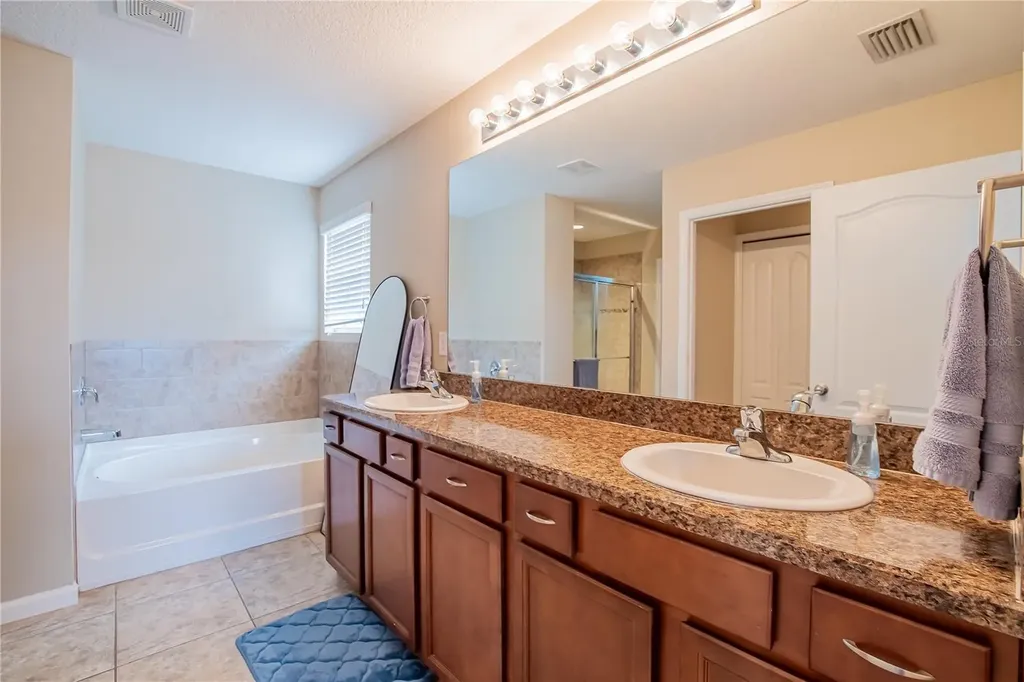 402 Britton Shores Court Ruskin FL 33570
