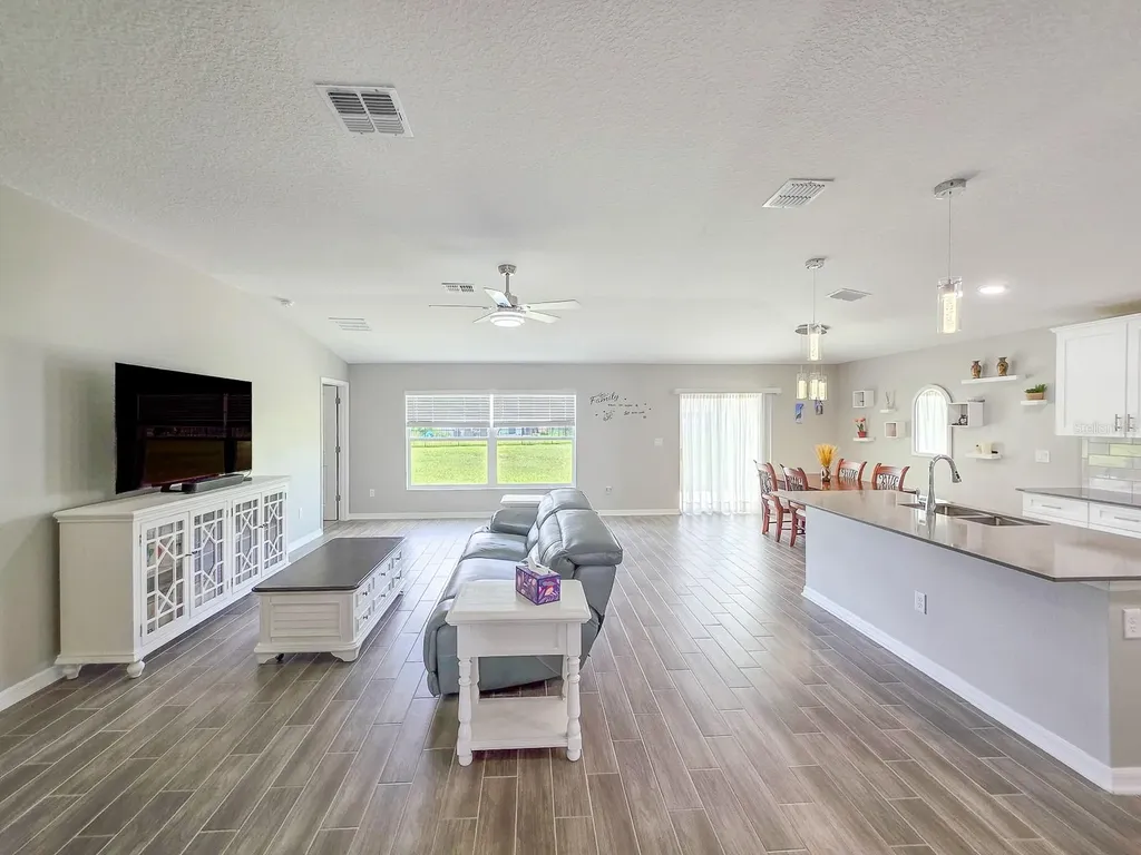 207 Winged Foot Lane Daytona Beach FL 32124