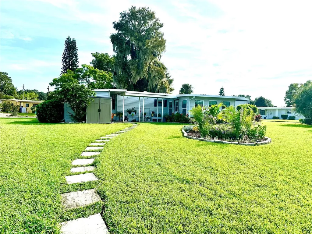 2409 Vindale Road Tavares FL 32778