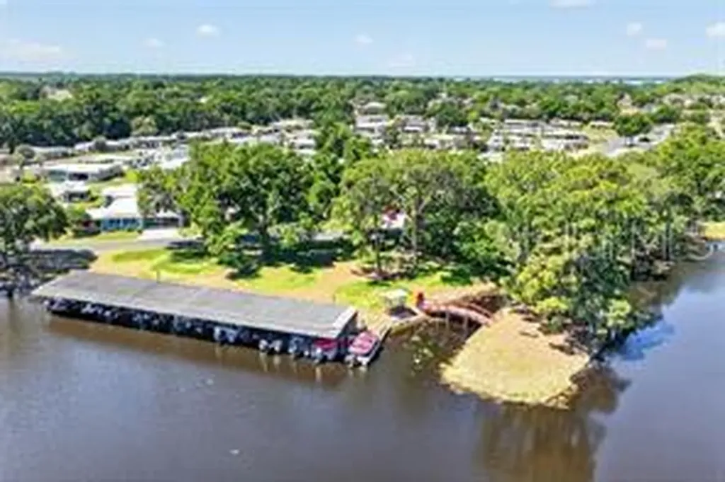 2409 Vindale Road Tavares FL 32778