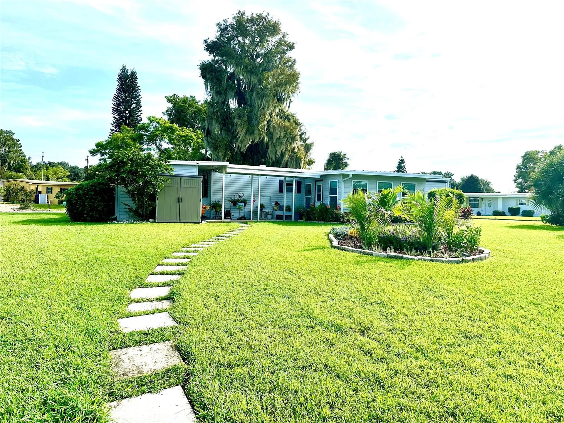 2409 Vindale Road Tavares FL 32778