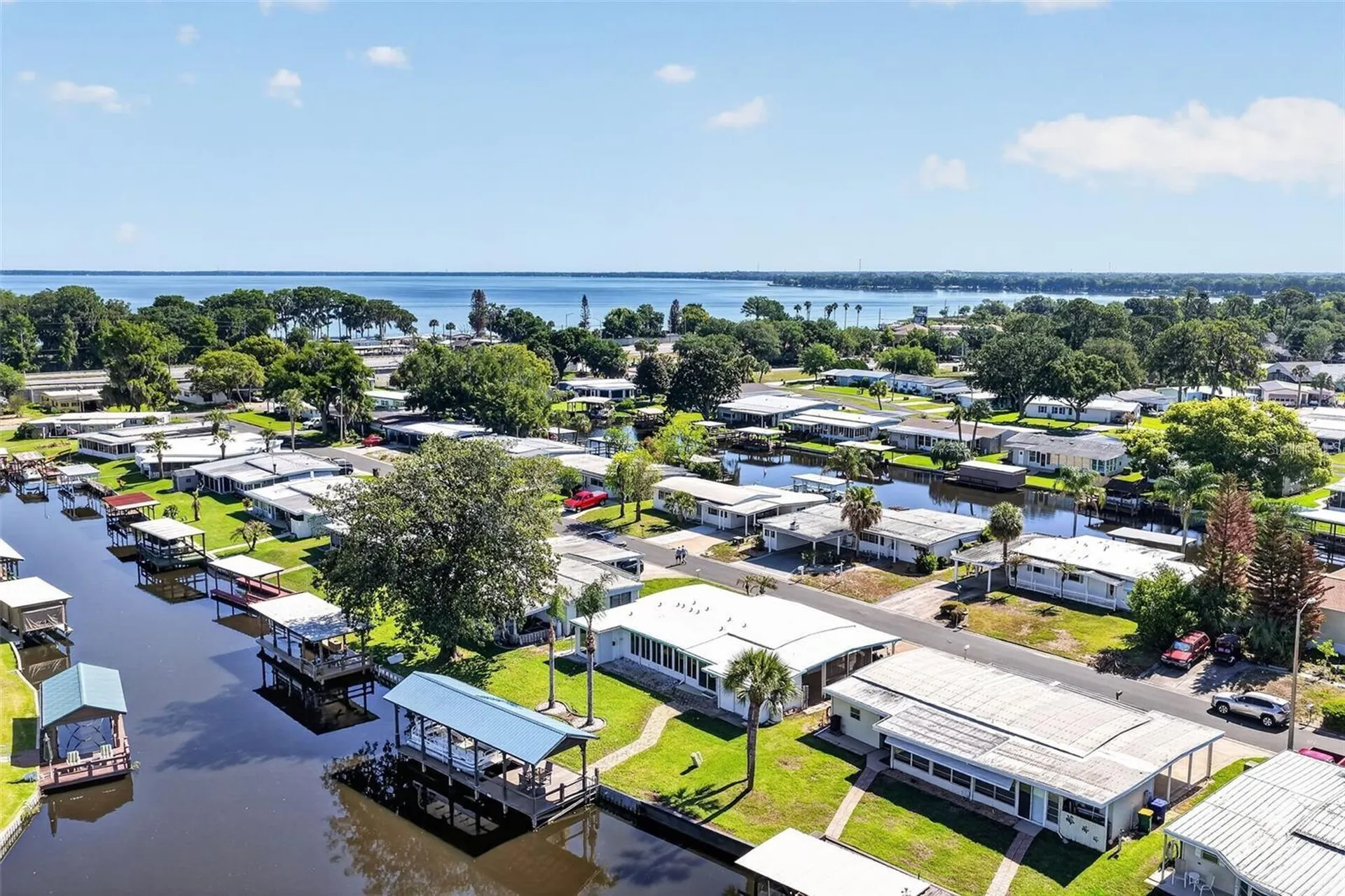 2409 Vindale Road Tavares FL 32778