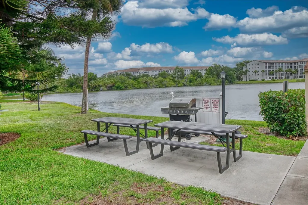 3658 Lake Bayshore Drive Bradenton FL 34205