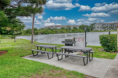3658 Lake Bayshore Drive Bradenton FL 34205
