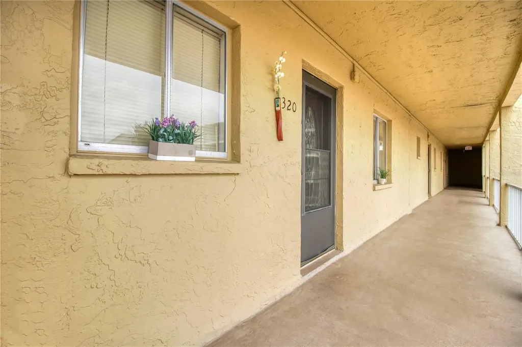 3658 Lake Bayshore Drive Bradenton FL 34205