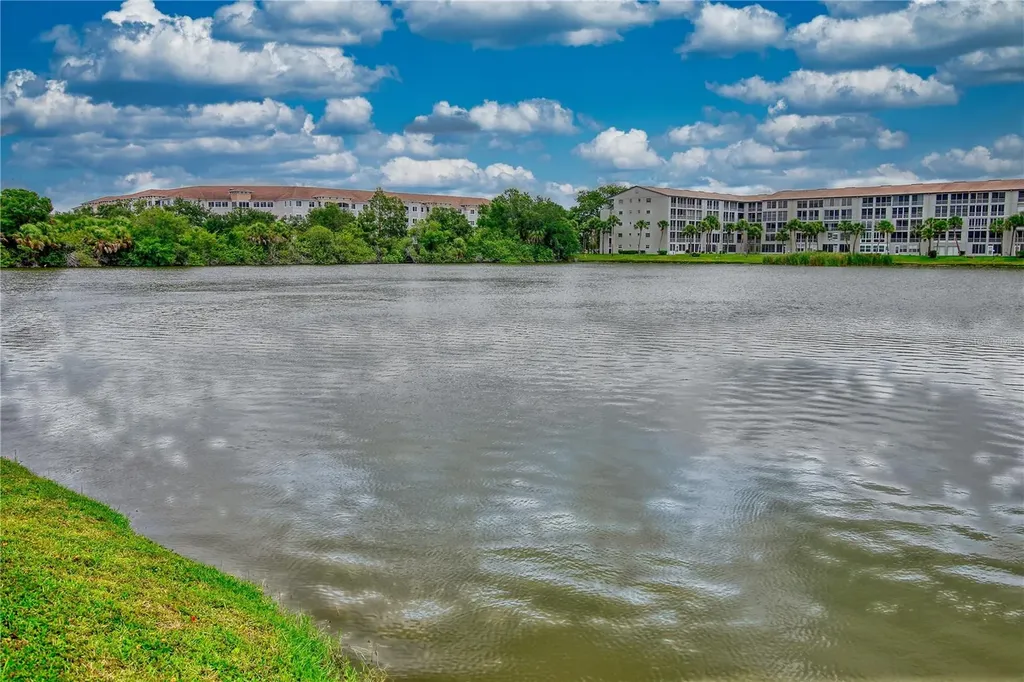 3658 Lake Bayshore Drive Bradenton FL 34205