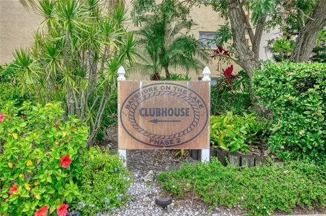 3658 Lake Bayshore Drive Bradenton FL 34205