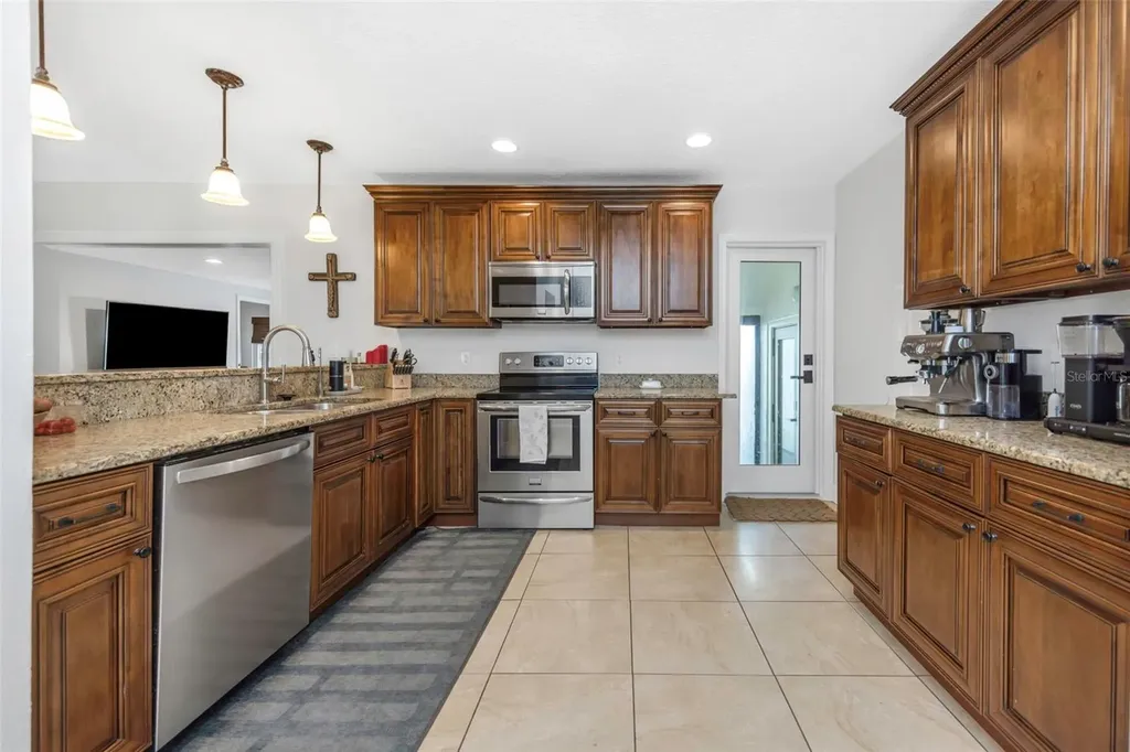 908 W Candlewood Avenue Tampa FL 33603
