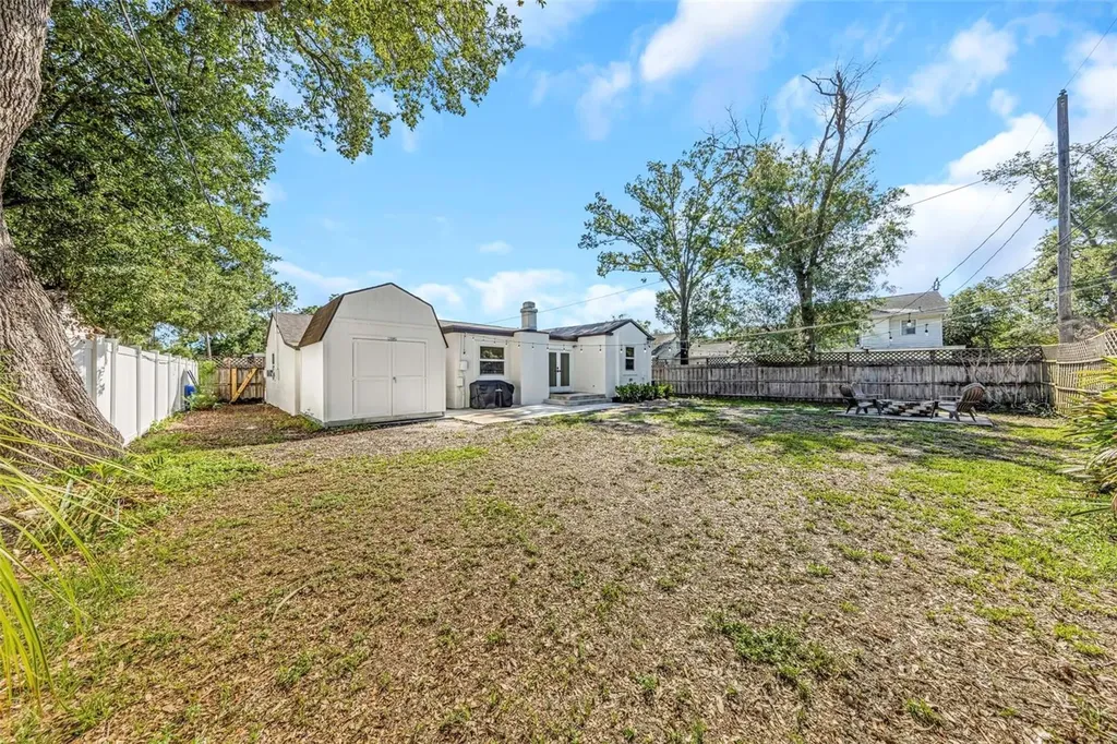 908 W Candlewood Avenue Tampa FL 33603