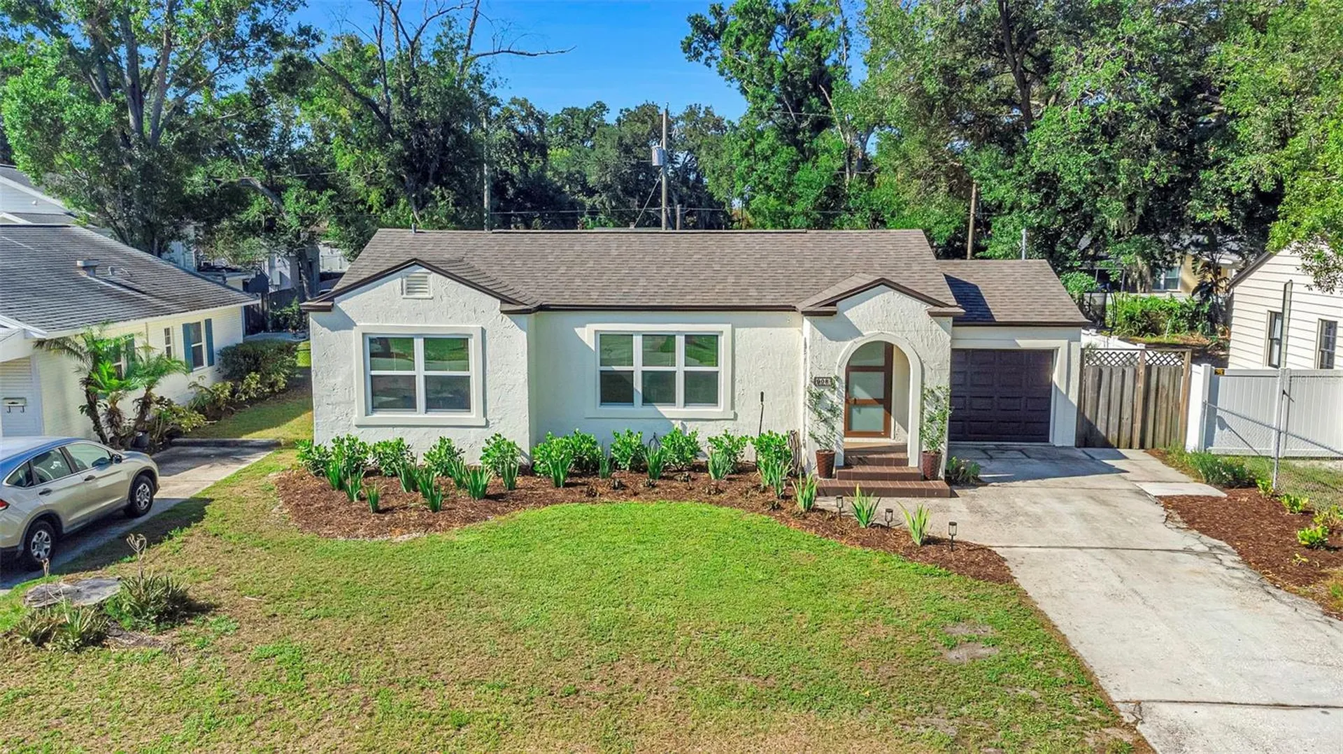 908 W Candlewood Avenue Tampa FL 33603