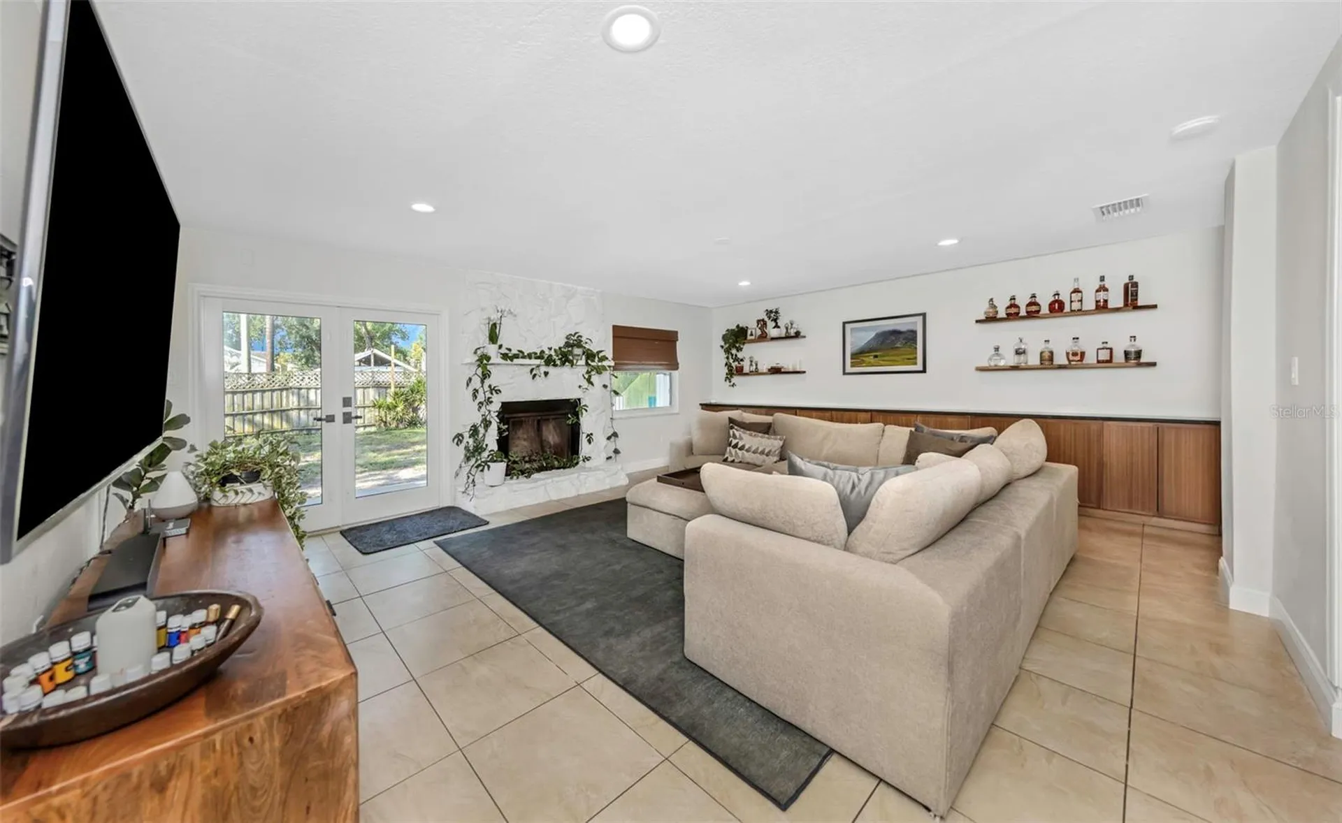 908 W Candlewood Avenue Tampa FL 33603