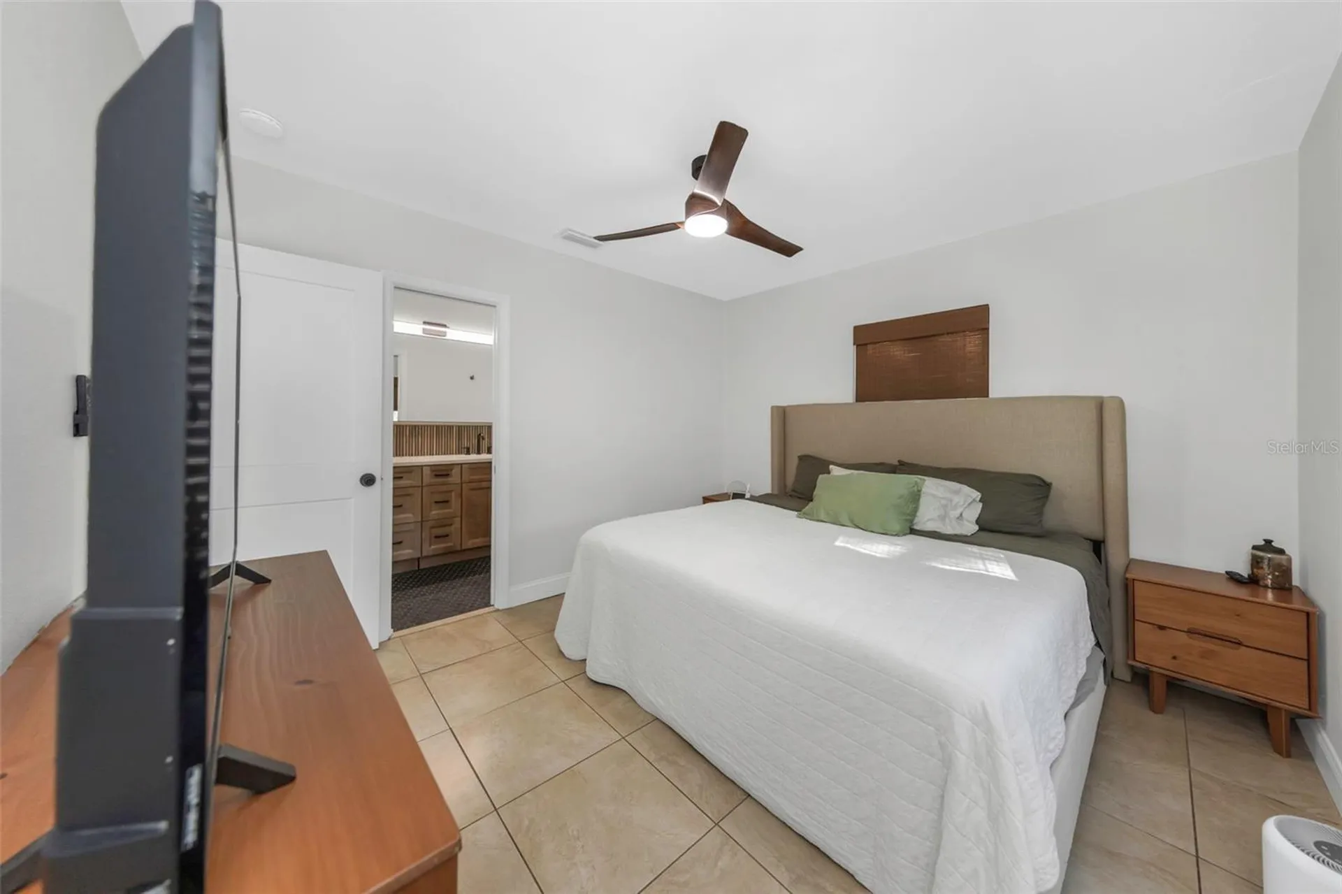908 W Candlewood Avenue Tampa FL 33603