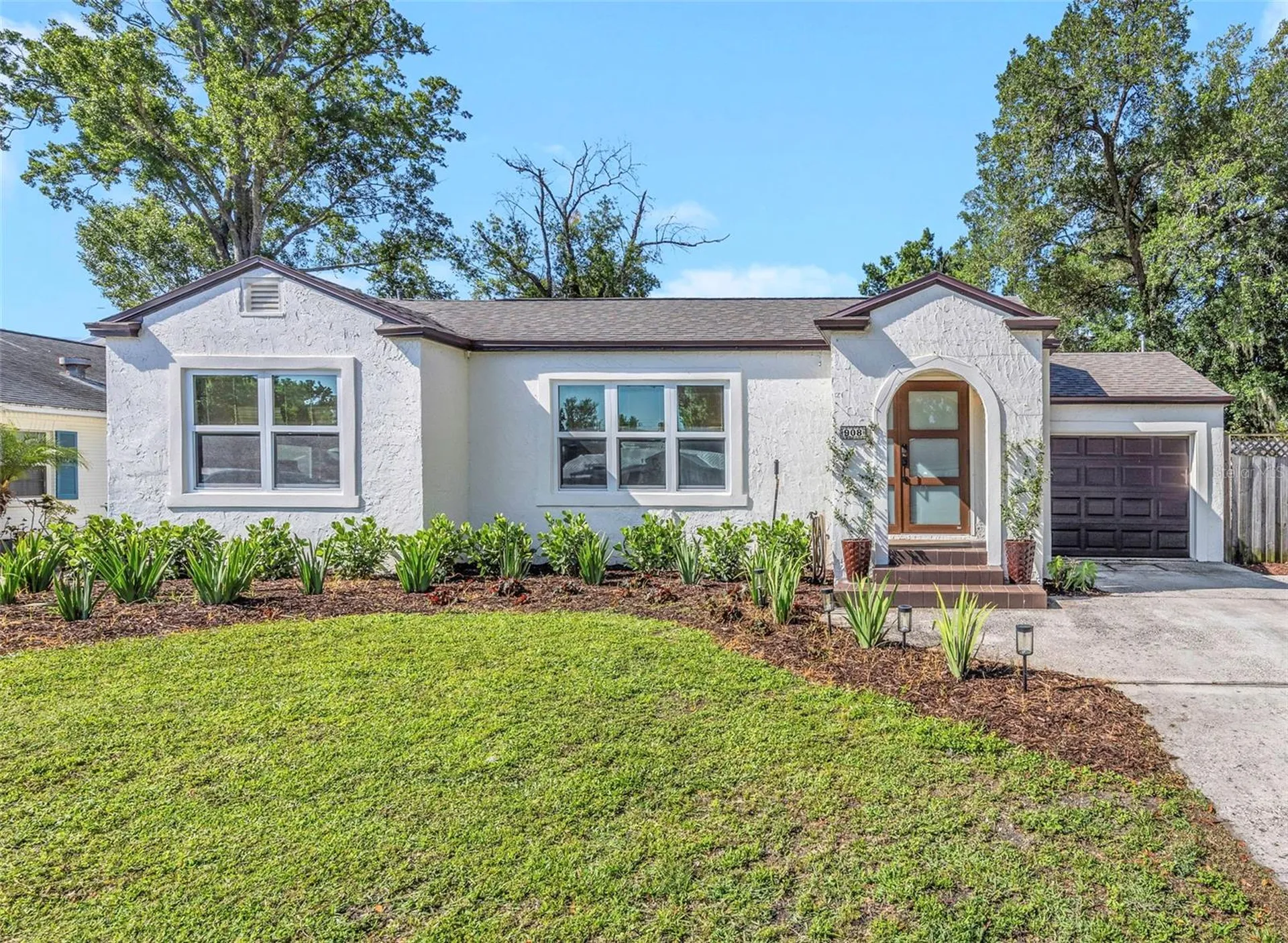 908 W Candlewood Avenue Tampa FL 33603