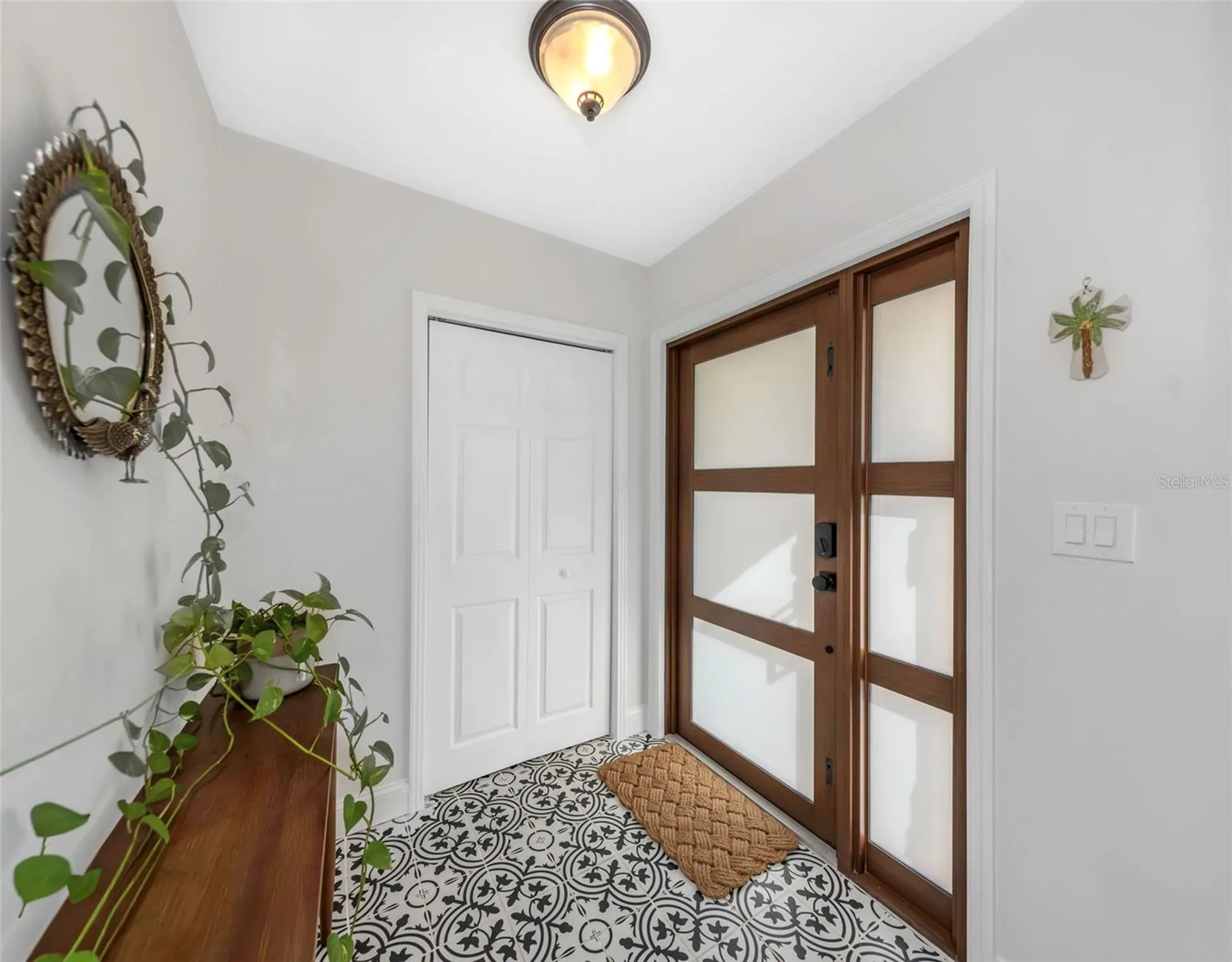 908 W Candlewood Avenue Tampa FL 33603