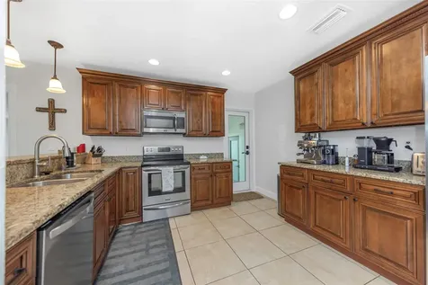 908 W Candlewood Avenue Tampa FL 33603
