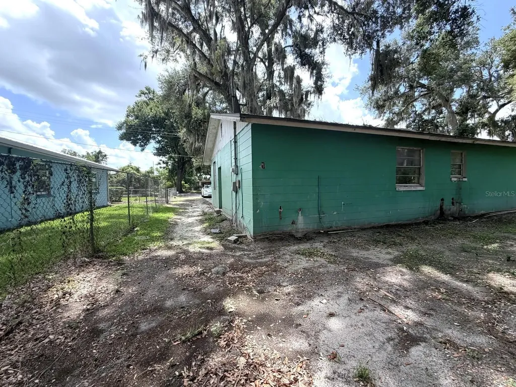 14741 12th Street Dade City FL 33523