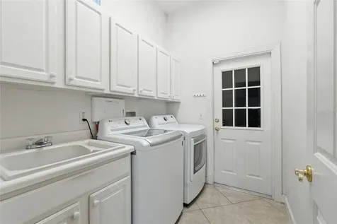 9137 Dollanger Court Orlando FL 32819