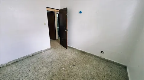 36 Calle Julian Blanco So Bo Pueblo Vega Baja PR 00693