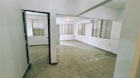 36 Calle Julian Blanco So Bo Pueblo Vega Baja PR 00693