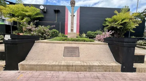36 Calle Julian Blanco So Bo Pueblo Vega Baja PR 00693
