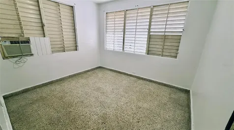 36 Calle Julian Blanco So Bo Pueblo Vega Baja PR 00693