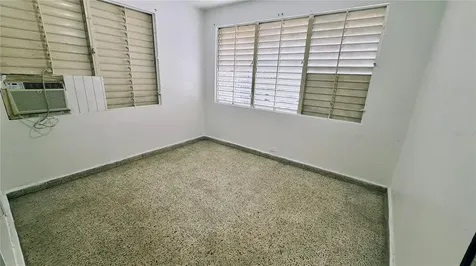 36 Calle Julian Blanco So Bo Pueblo Vega Baja PR 00693