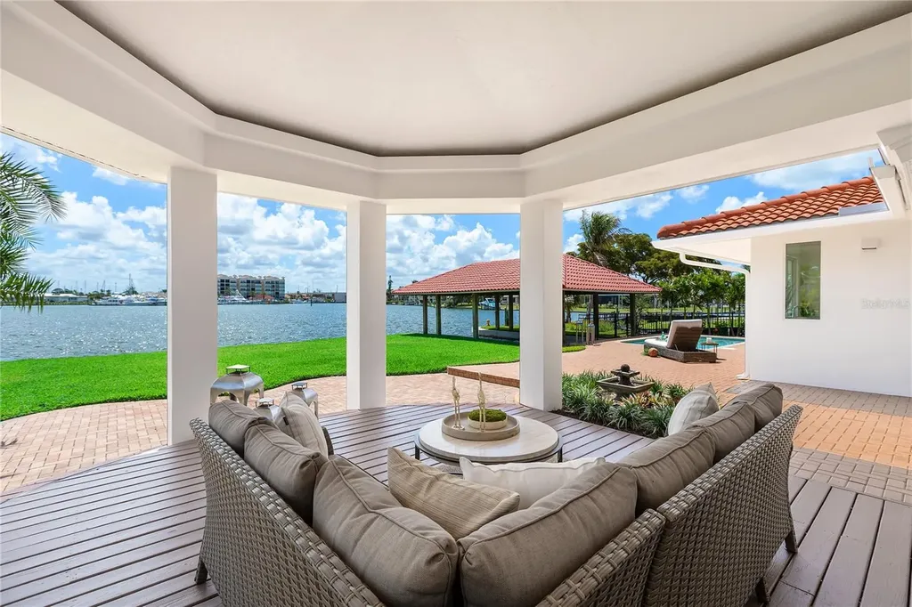 330 W Bay Drive Venice FL 34285