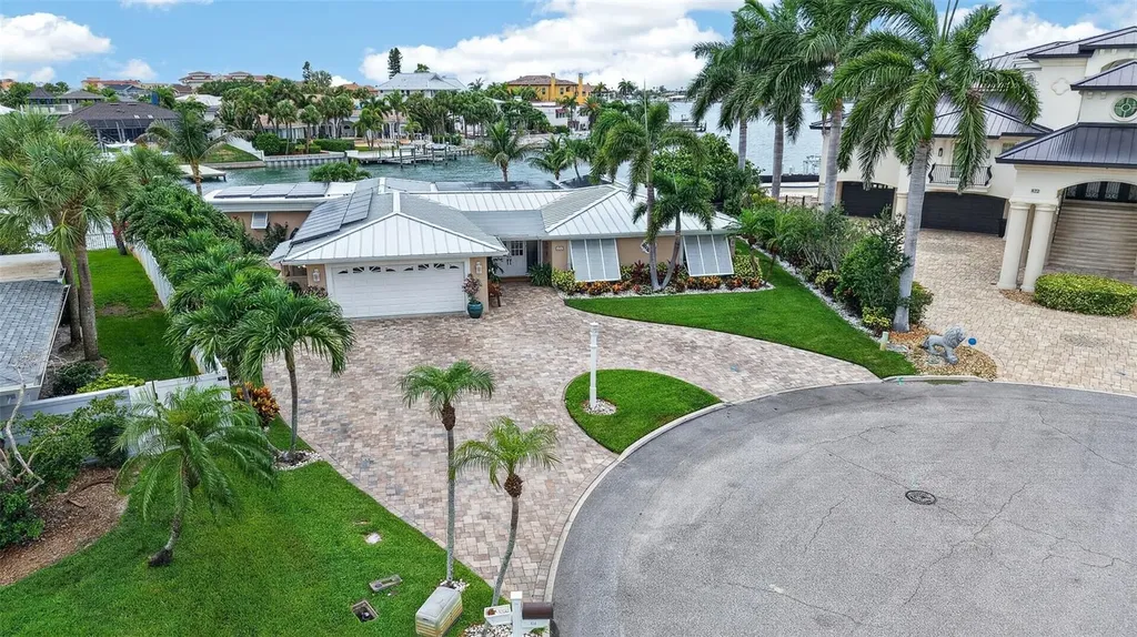 454 1st Street W Tierra Verde FL 33715