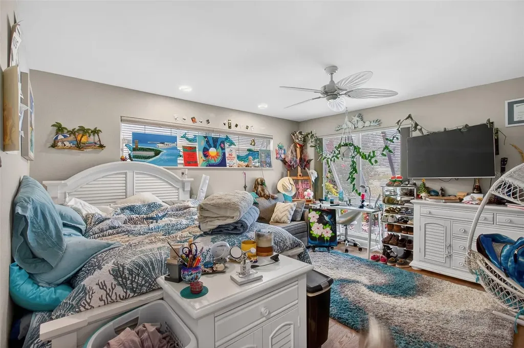 454 1st Street W Tierra Verde FL 33715