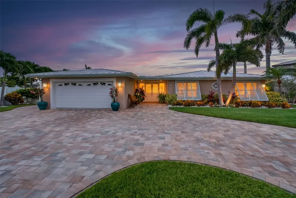 454 1st Street W Tierra Verde FL 33715