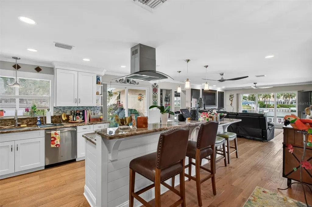 454 1st Street W Tierra Verde FL 33715
