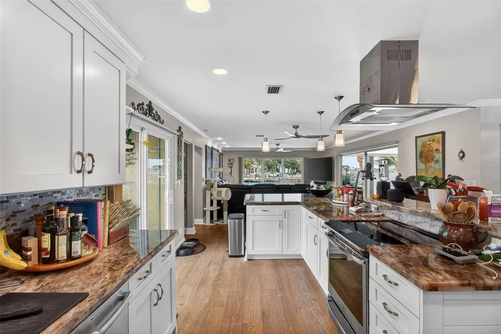 454 1st Street W Tierra Verde FL 33715