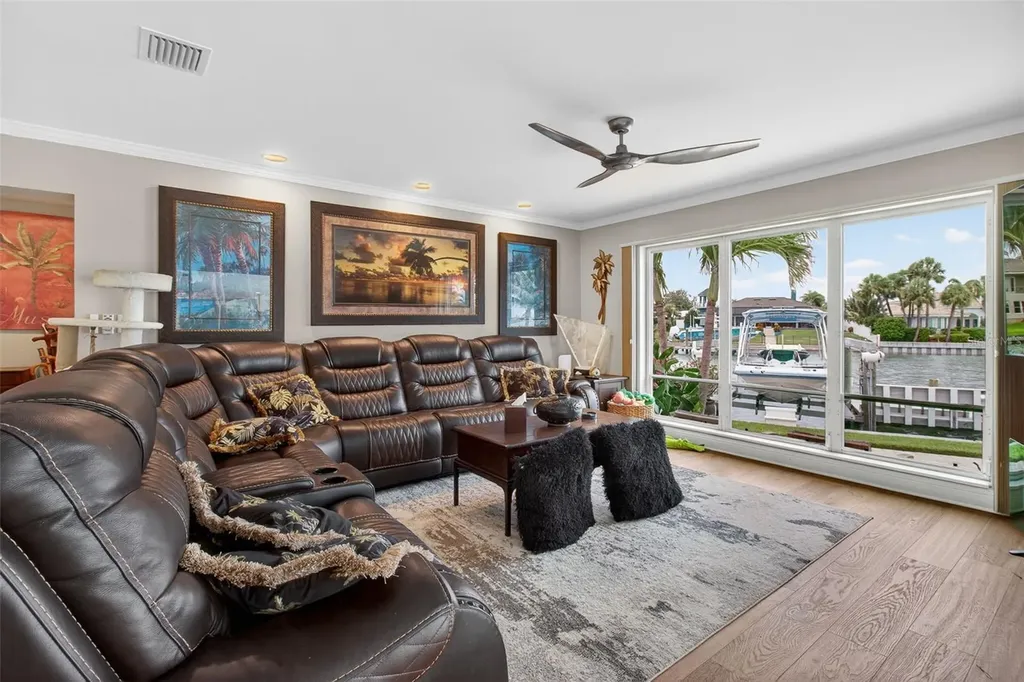 454 1st Street W Tierra Verde FL 33715