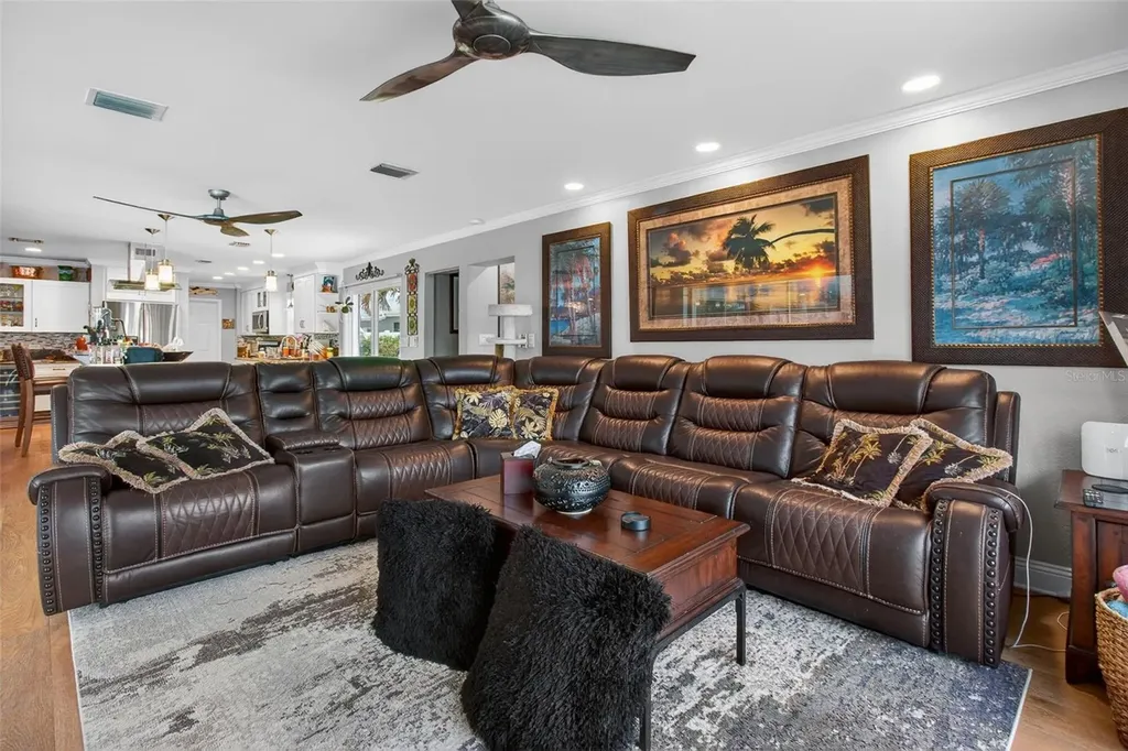 454 1st Street W Tierra Verde FL 33715