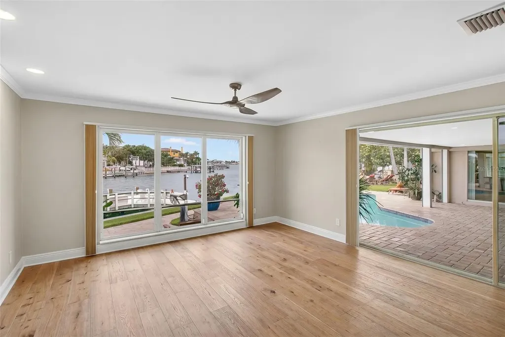 454 1st Street W Tierra Verde FL 33715