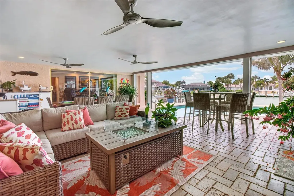 454 1st Street W Tierra Verde FL 33715