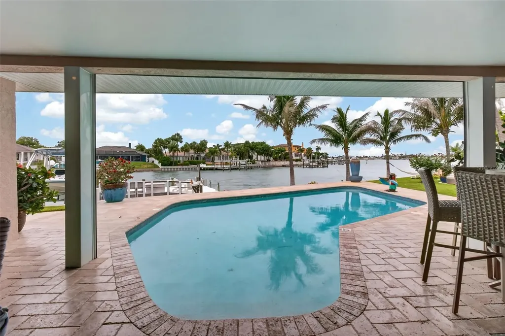454 1st Street W Tierra Verde FL 33715